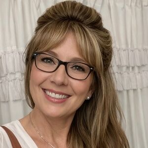 Belle Tress Wig from Lux Collection - Tory V